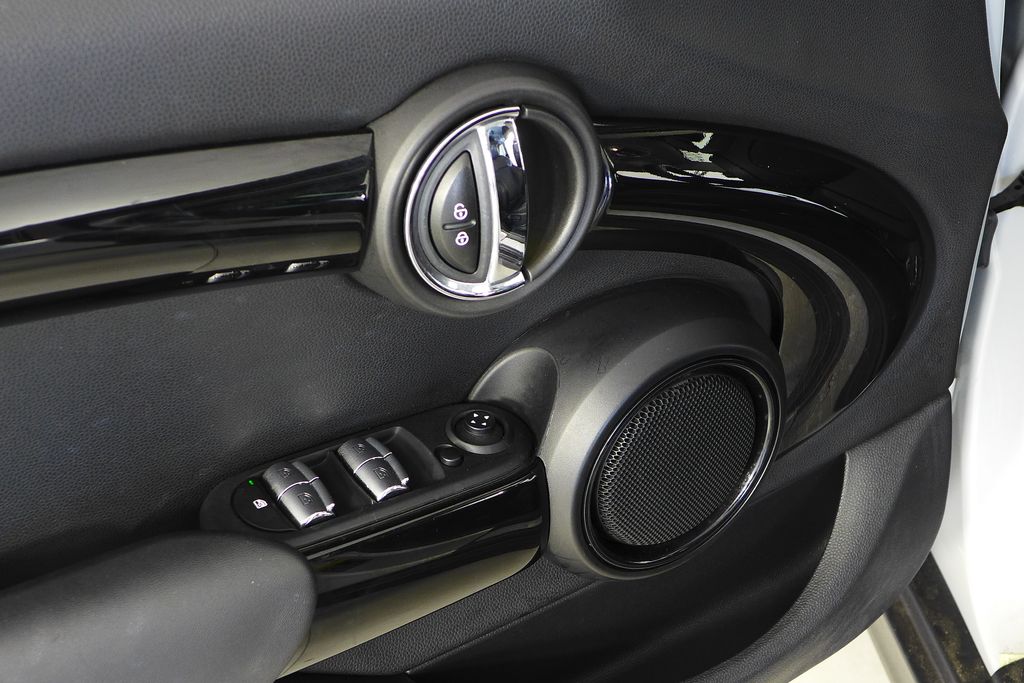 Thumbnail: 2019 MINI Cooper - 12