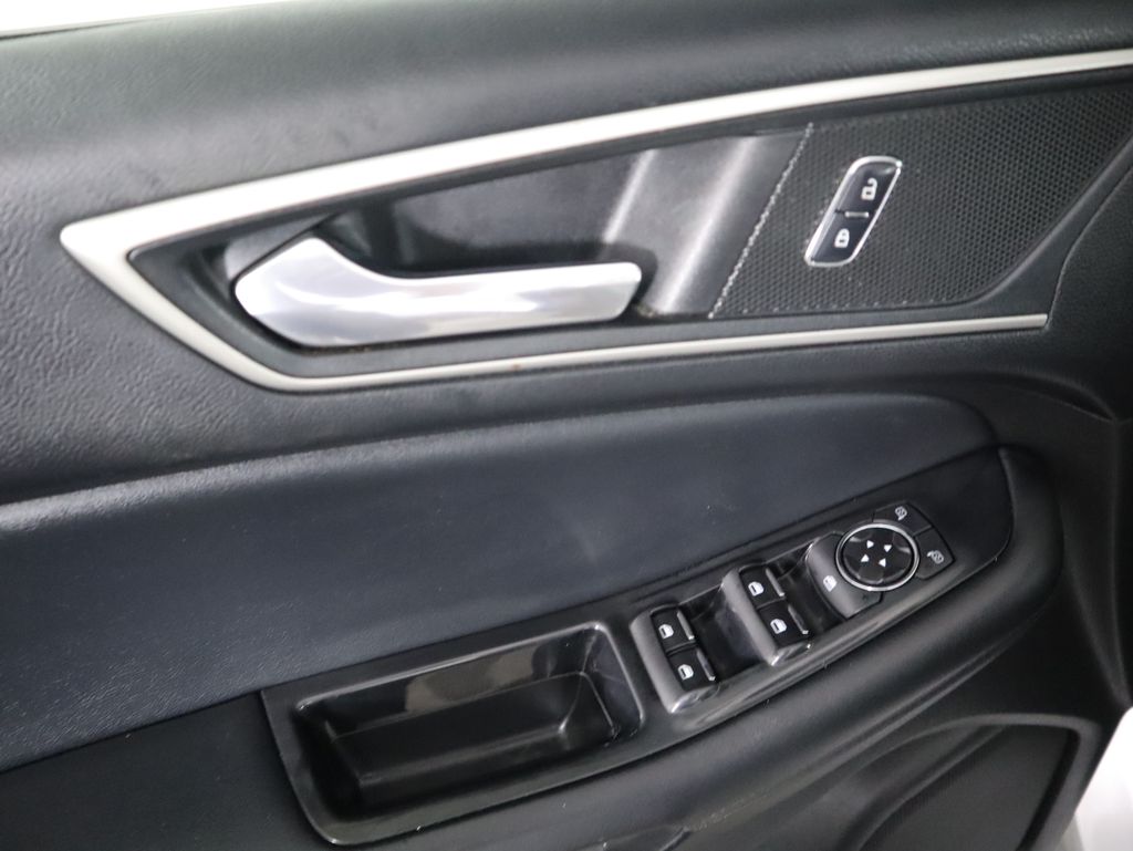 2017 Ford Edge SEL 23