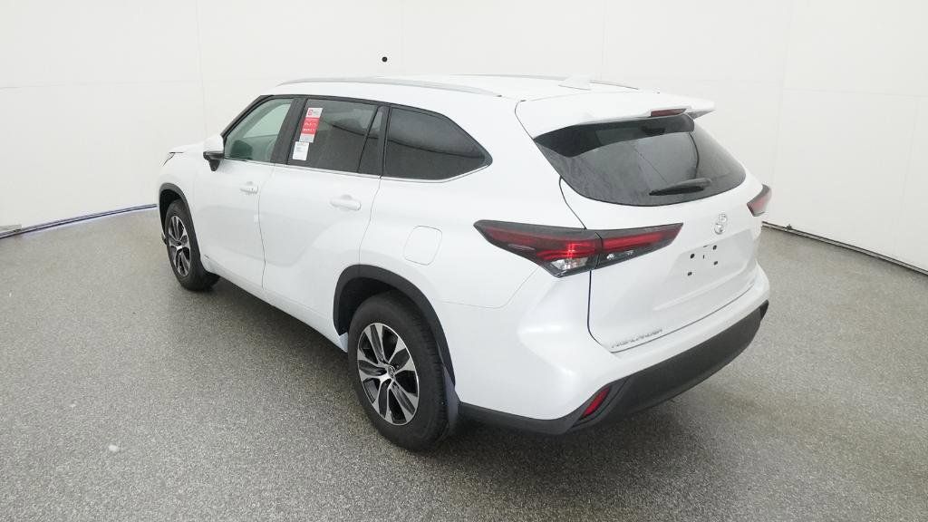 Thumbnail: 2025 Toyota Highlander - 4
