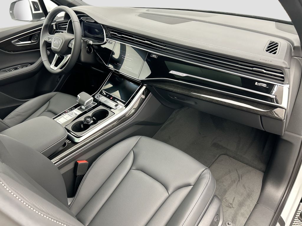 Thumbnail: 2026 Audi Q7 - 17