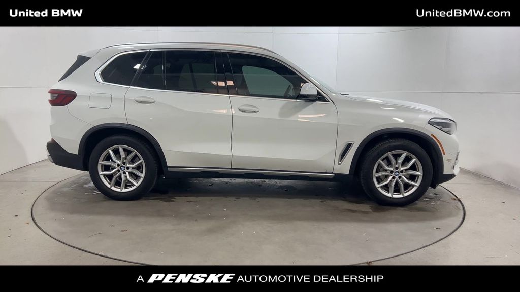 Thumbnail: 2023 BMW X5 - 9