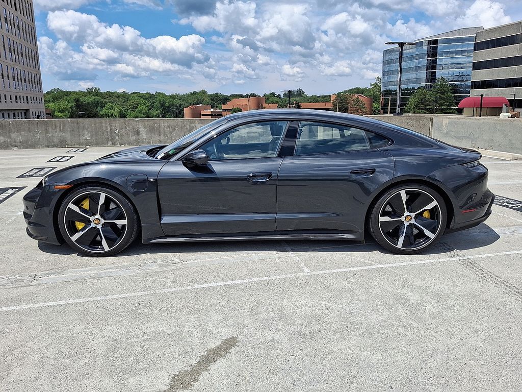 Thumbnail: 2022 Porsche Taycan - 2