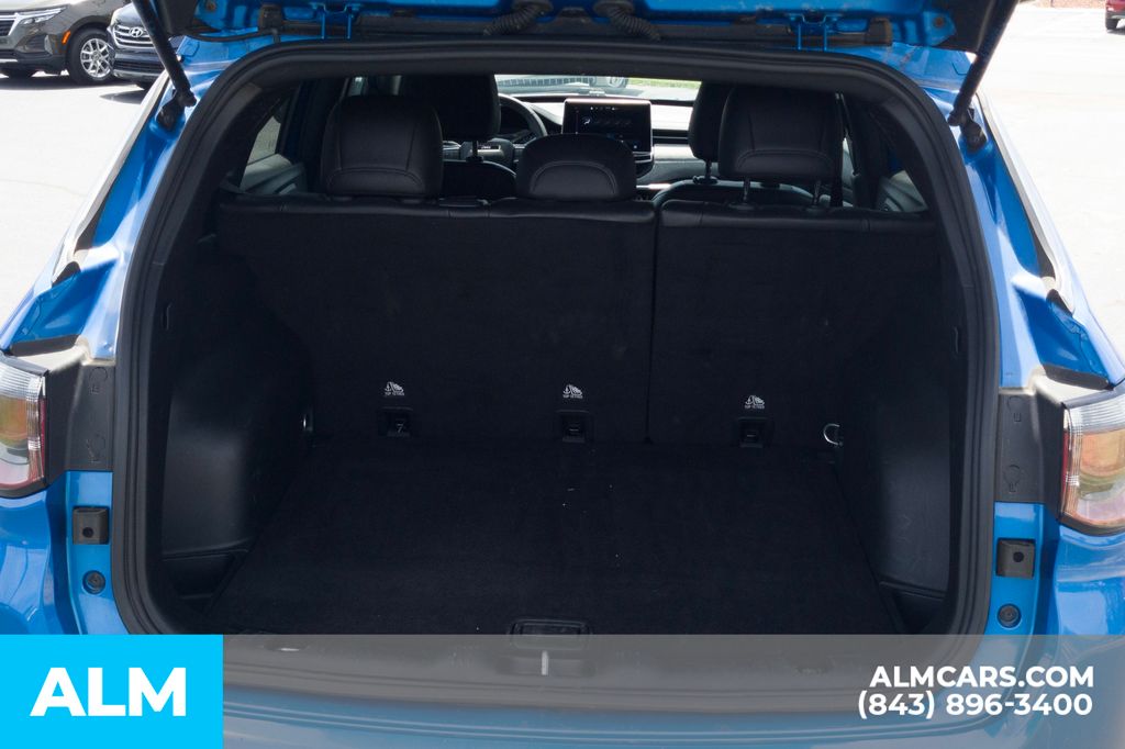 Used 2024 Blue Jeep Latitude image 8