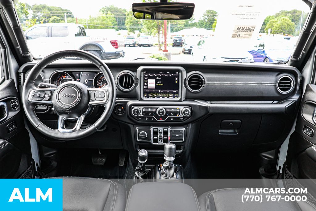 Used 2023 Silver Jeep Sahara image 28