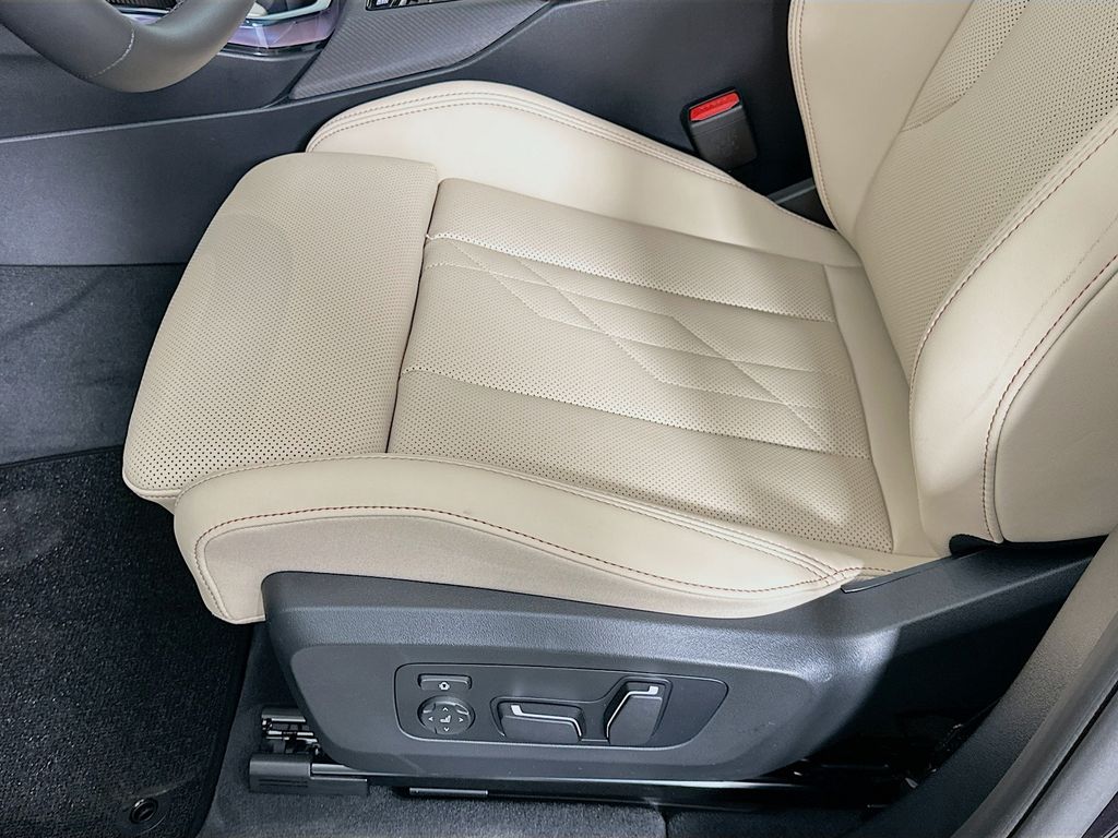 Thumbnail: 2025 BMW X3 - 21