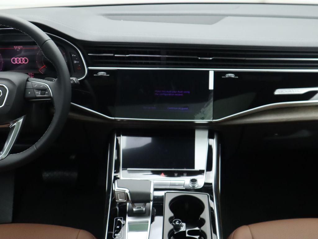 Thumbnail: 2025 Audi Q8 - 15