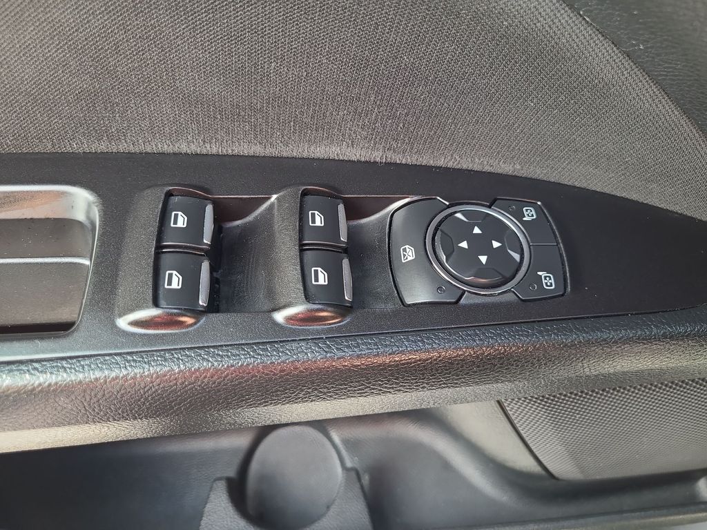 2017 Ford Fusion SE 11