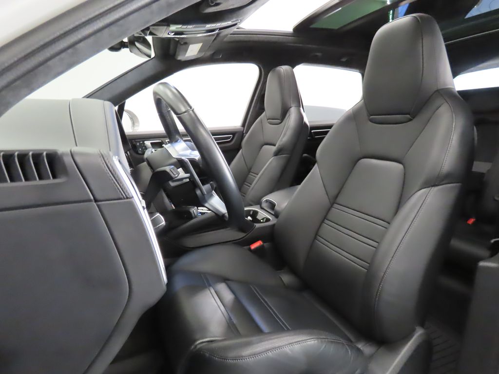 Thumbnail: 2022 Porsche Cayenne - 5