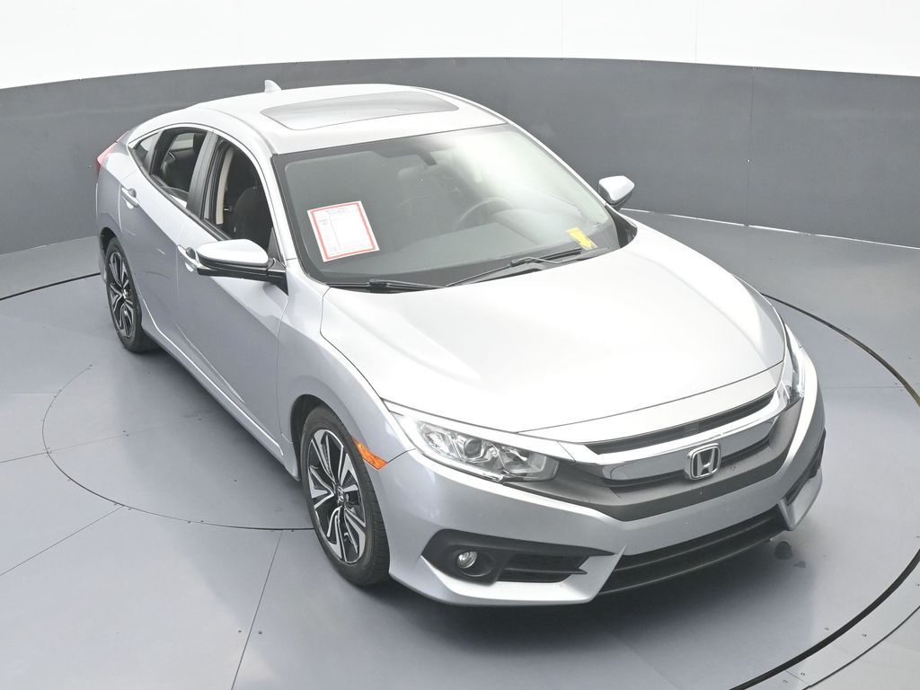Used 2018 Silver Metallic Honda EX-T image 42