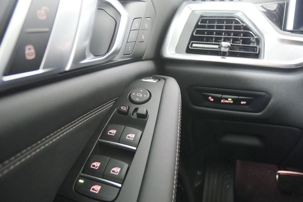 Thumbnail: 2026 BMW X5 - 19