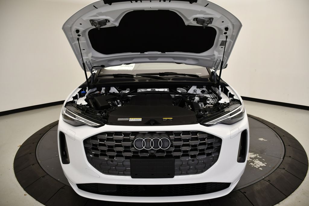 Thumbnail: 2025 Audi Q5 - 12