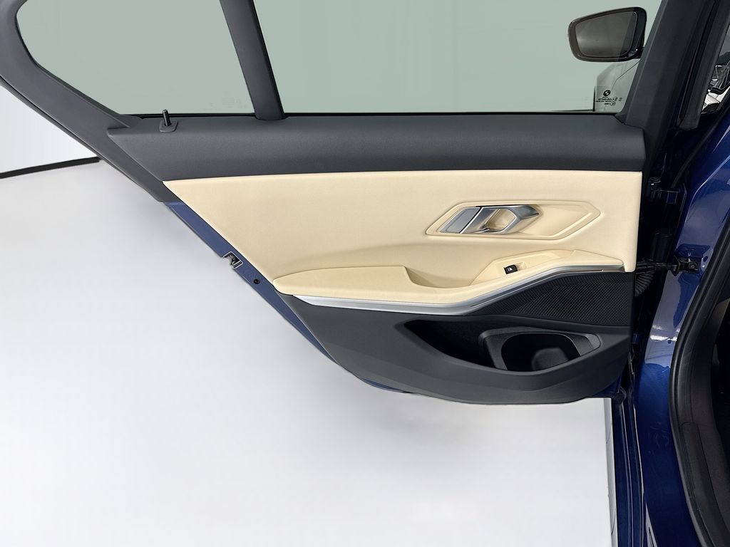 Thumbnail: 2023 BMW 3 Series - 25