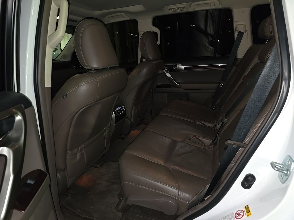 Thumbnail: 2015 Lexus GX - 10
