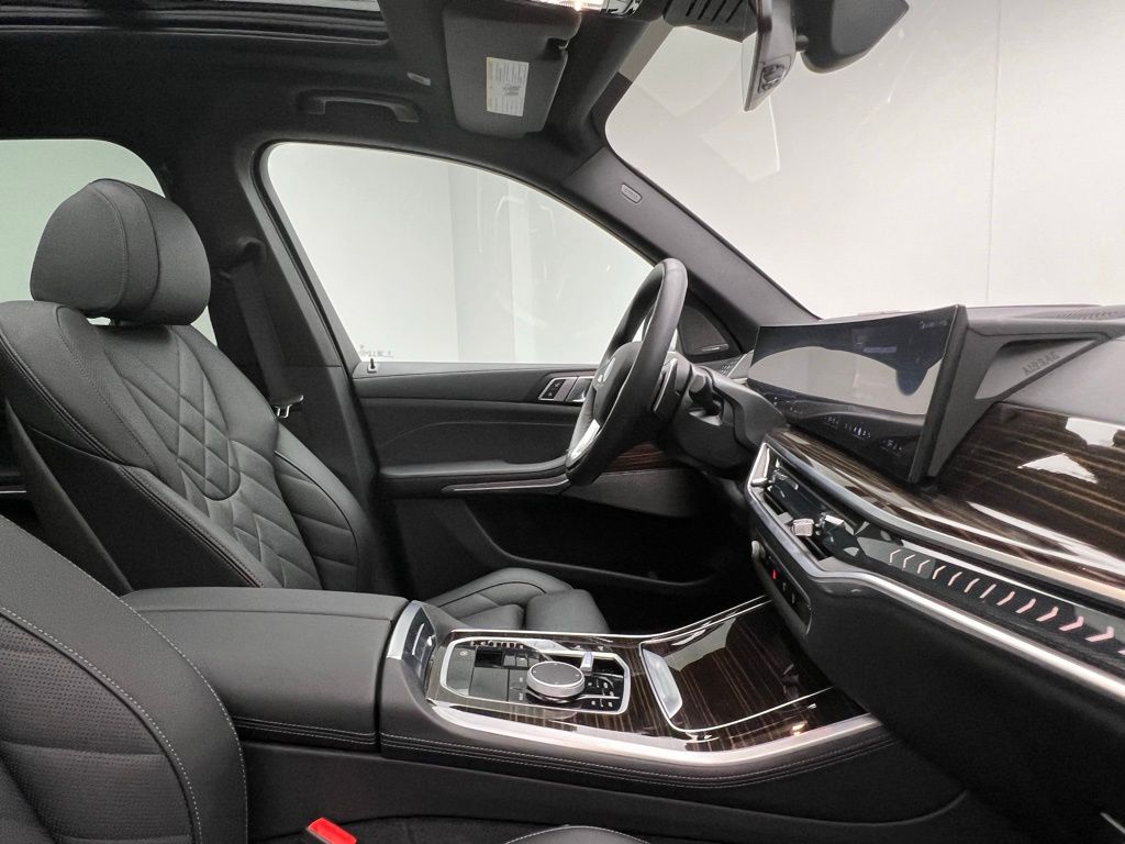 Thumbnail: 2025 BMW X5 - 6