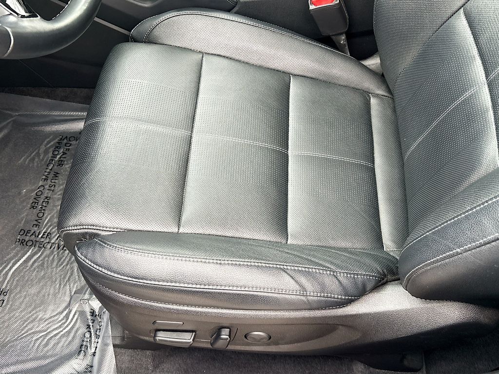 Used 2022 Silver Kia SX image 19