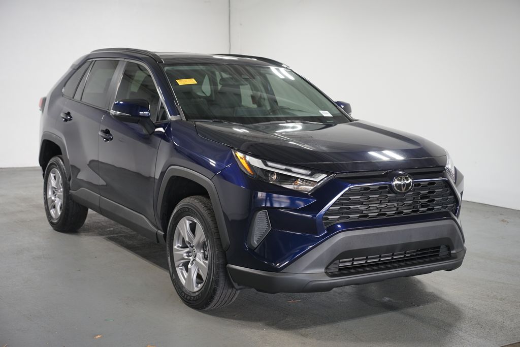 Thumbnail: 2022 Toyota RAV4 - 3