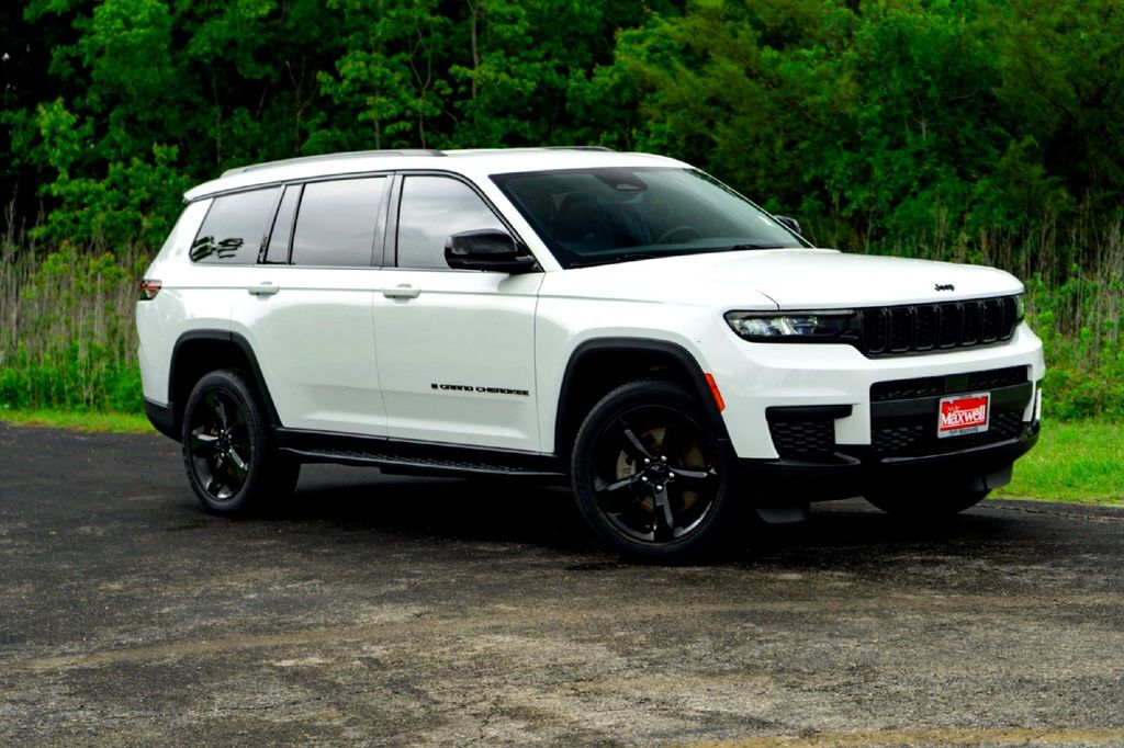Used Car 2023 Jeep Grand Cherokee L  Altitude For Sale Under $30,000 In Taylor, Texas