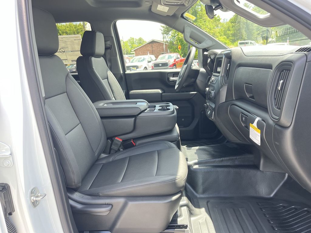 2025 Chevrolet Silverado 3500HD Work Truck photo