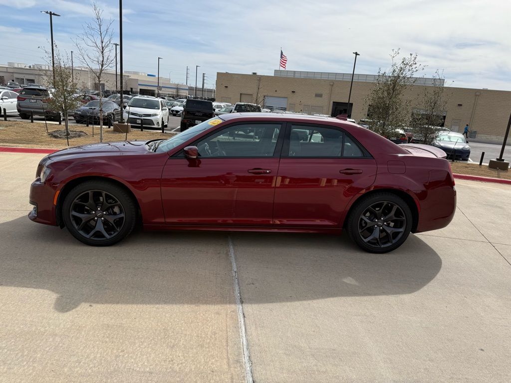 Thumbnail: 2023 Chrysler 300 - 8