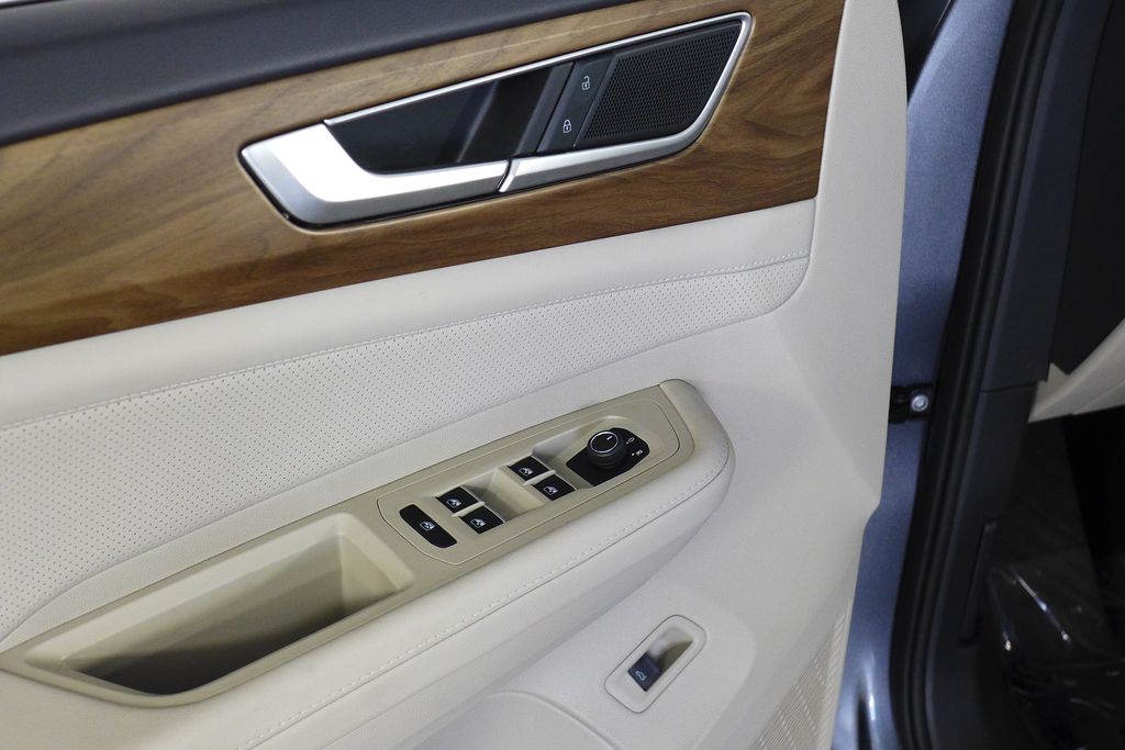 Thumbnail: 2025 Volkswagen Atlas - 12