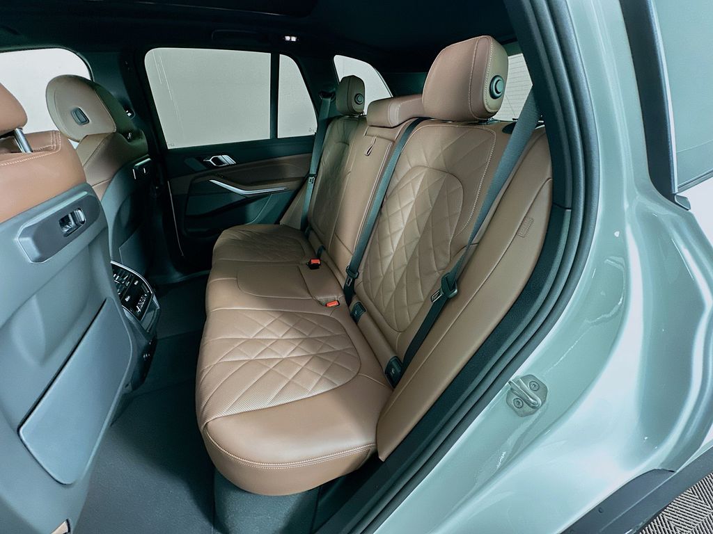 Thumbnail: 2026 BMW X5 - 17