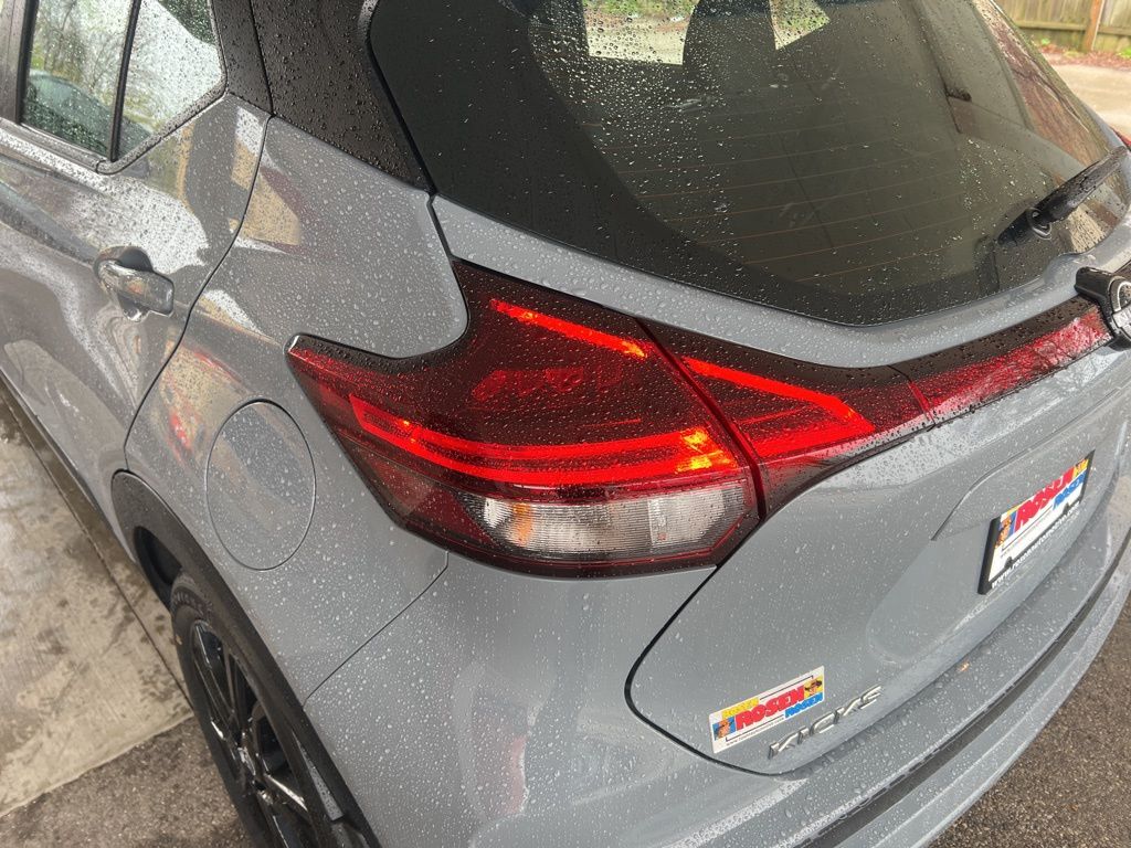 2024 Nissan Kicks SR photo