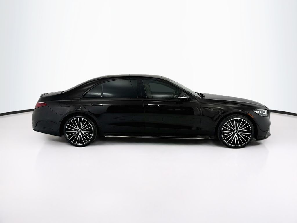Thumbnail: 2023 Mercedes-Benz S-Class - 4