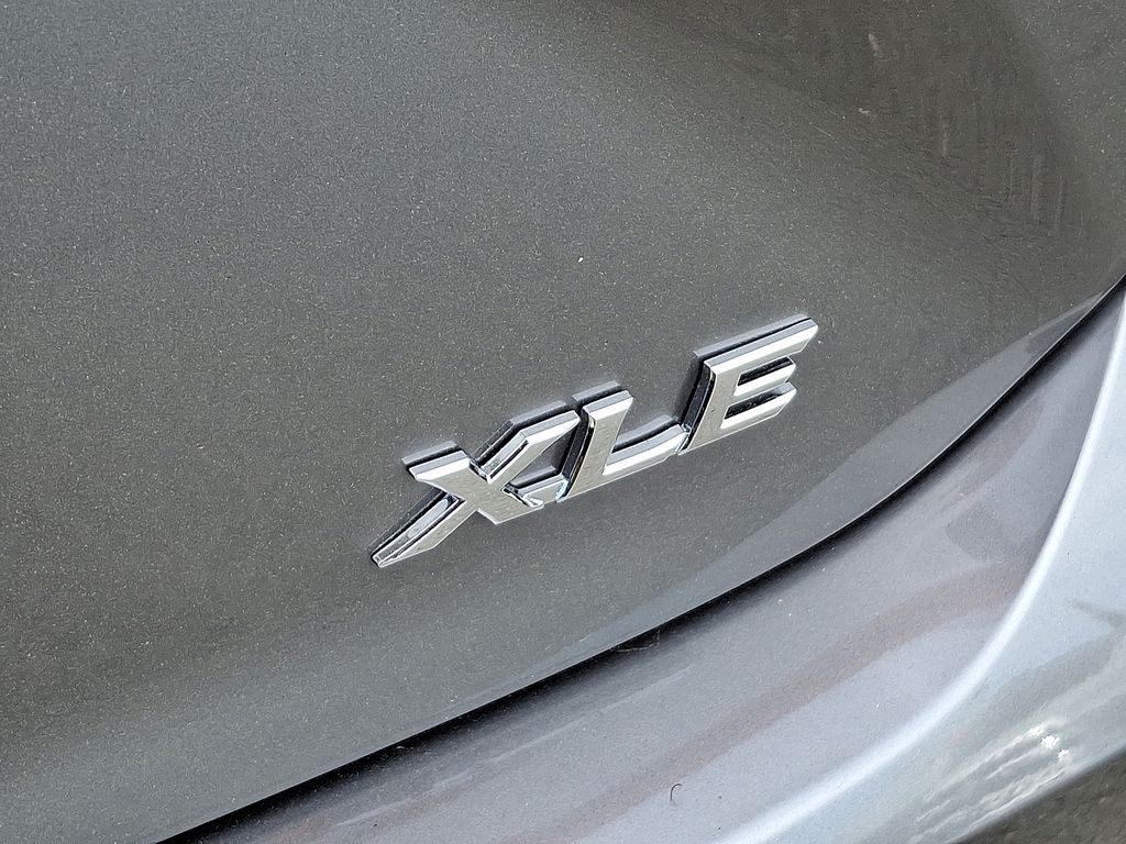 2025 Toyota Camry XLE 12