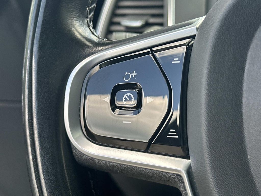 Thumbnail: 2020 Volvo XC90 - 30