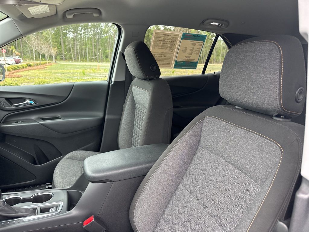 2022 Summit White Chevrolet Equinox LT FWD SUV