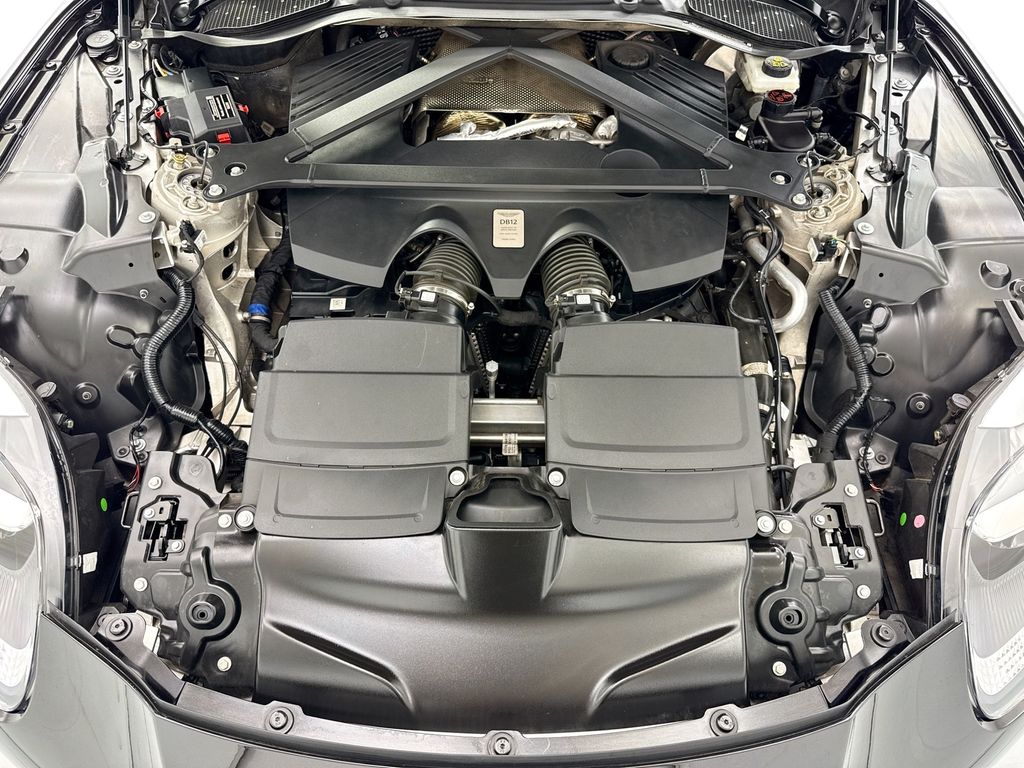 2025 Aston Martin DB12 Base - Photo 26