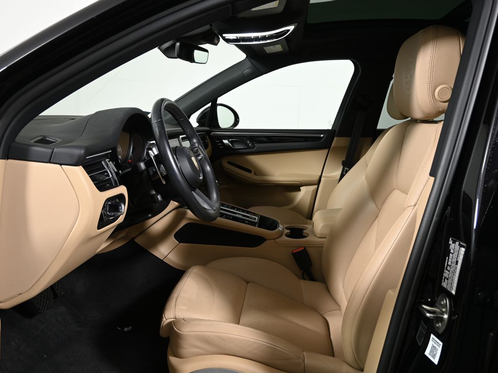 Thumbnail: 2024 Porsche Macan - 5