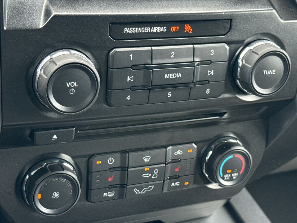 Used 2017  Ford XLT image 22