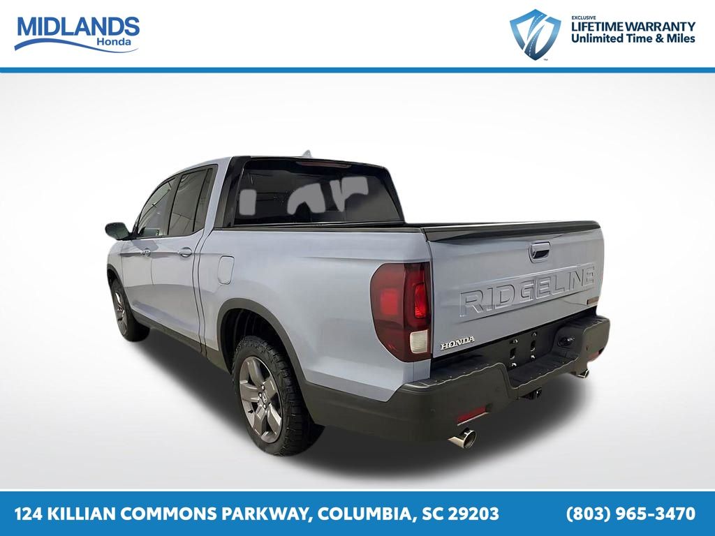 View vehicle photo 5