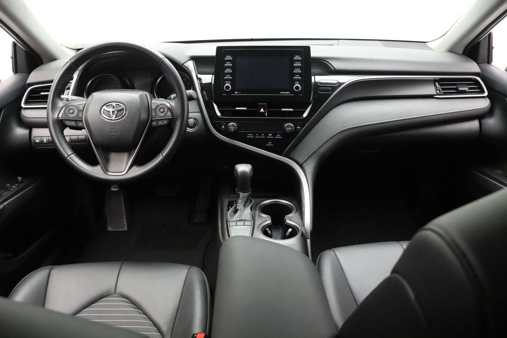 2024 Toyota Camry SE 24