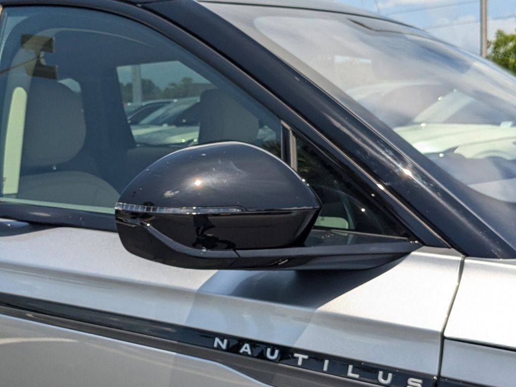2025 Lincoln Nautilus Reserve