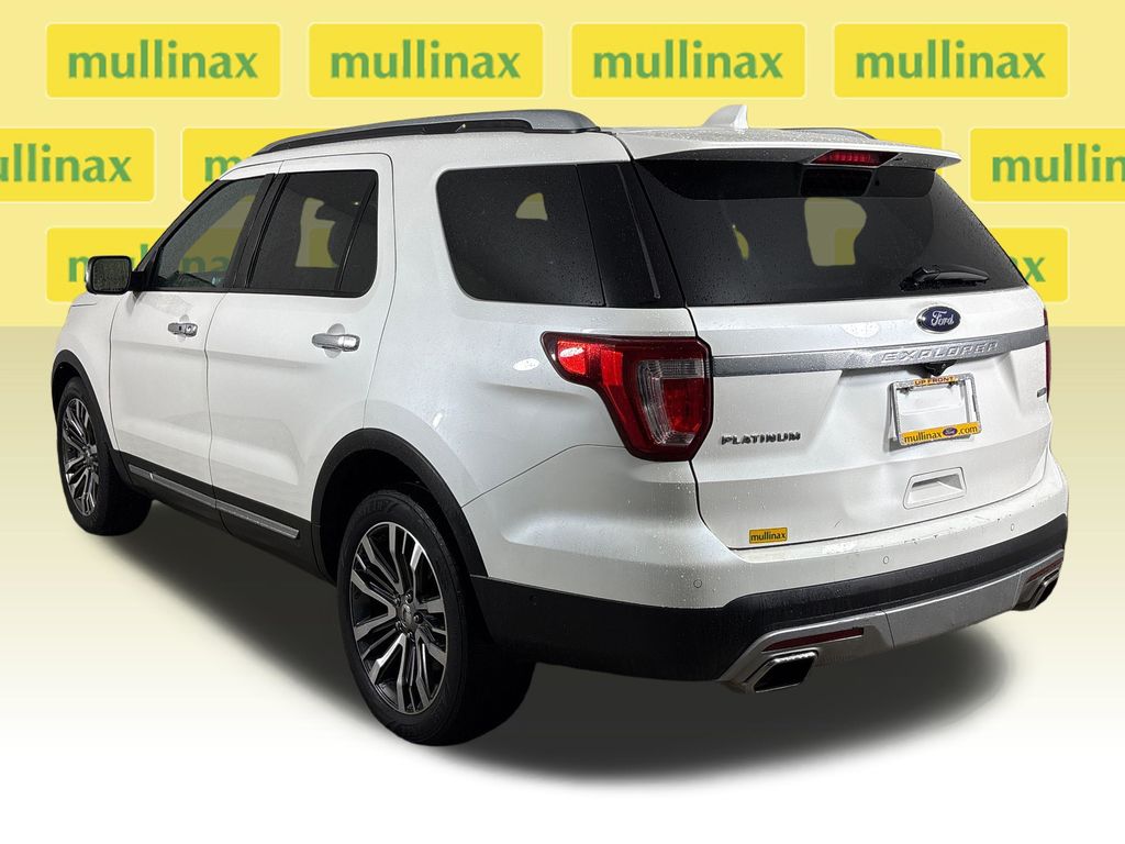 Used 2016 White Ford Platinum image 11