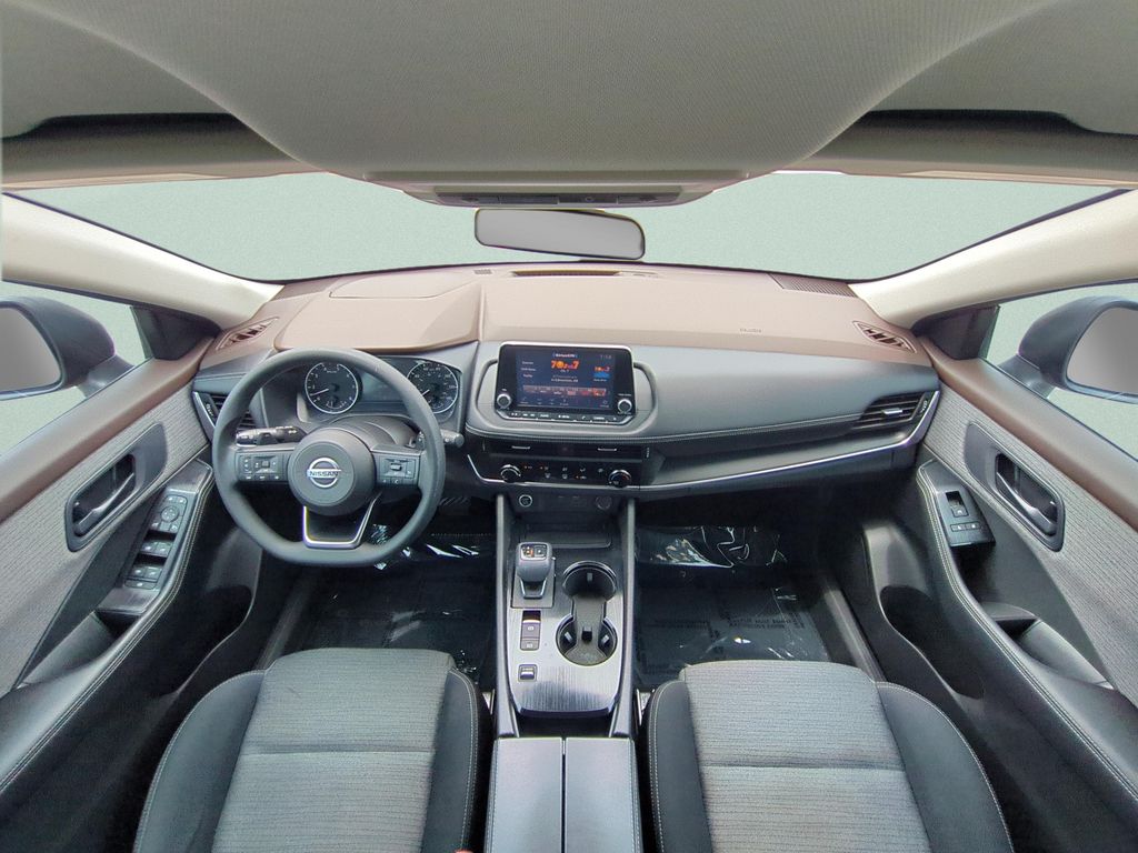 Used 2021 Red Nissan S image 11