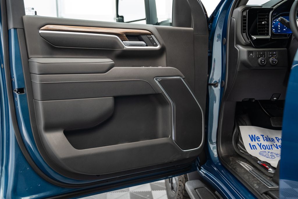 ChevroletSilverado 2500HD36