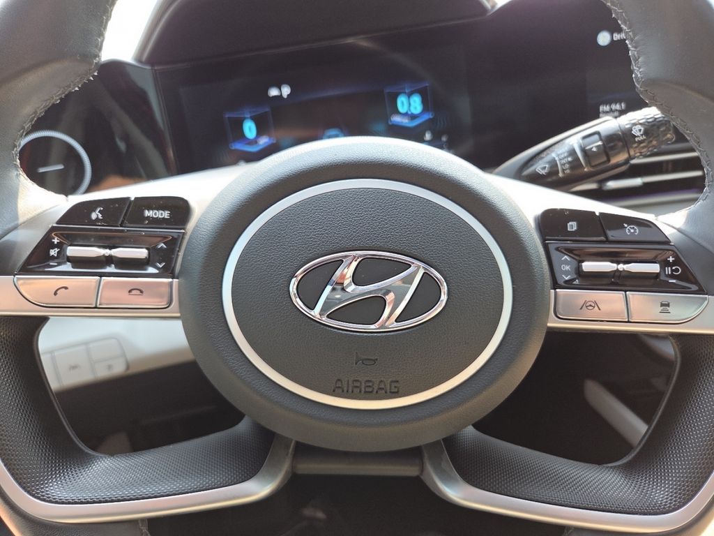 Used 2022 Red Hyundai Limited image 33