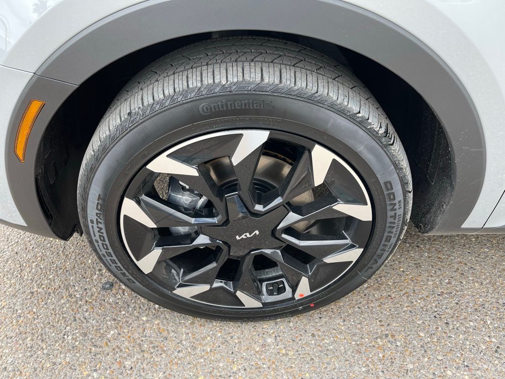 New 2026 Gray Kia EX image 32
