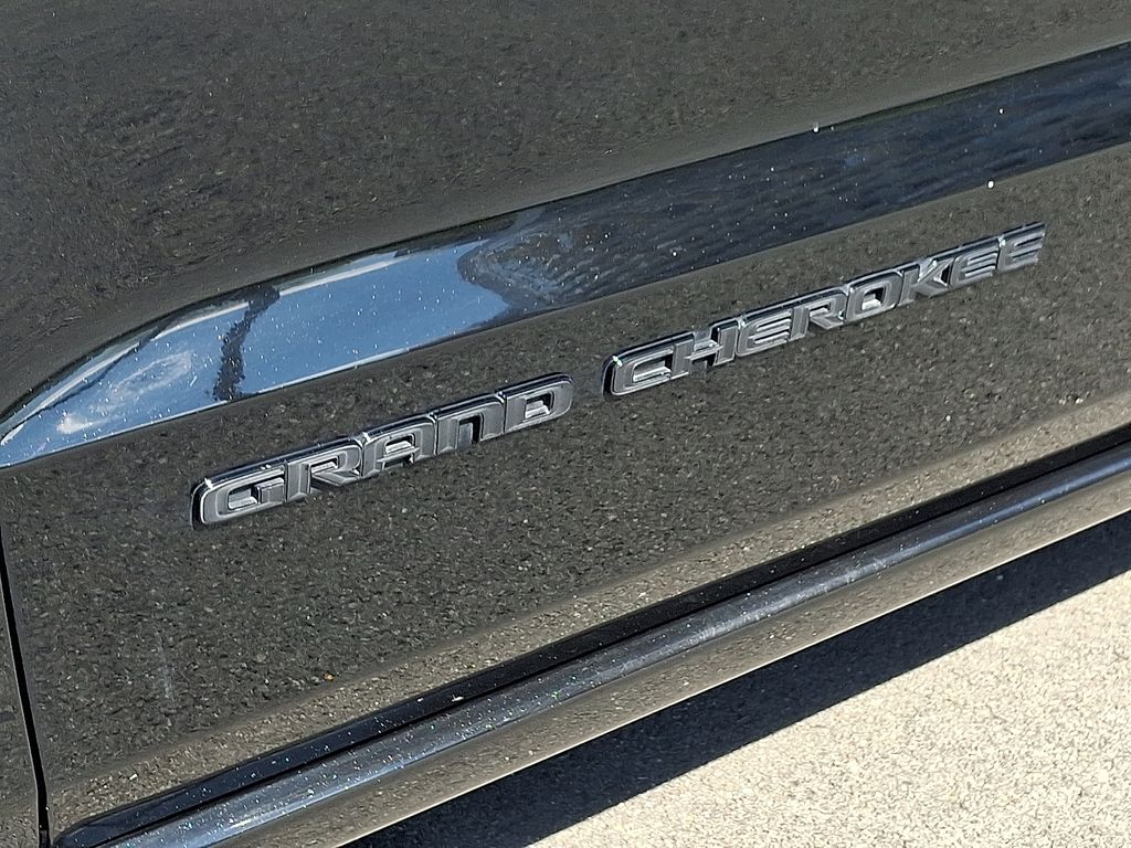 Thumbnail: 2020 Jeep Grand Cherokee - 31