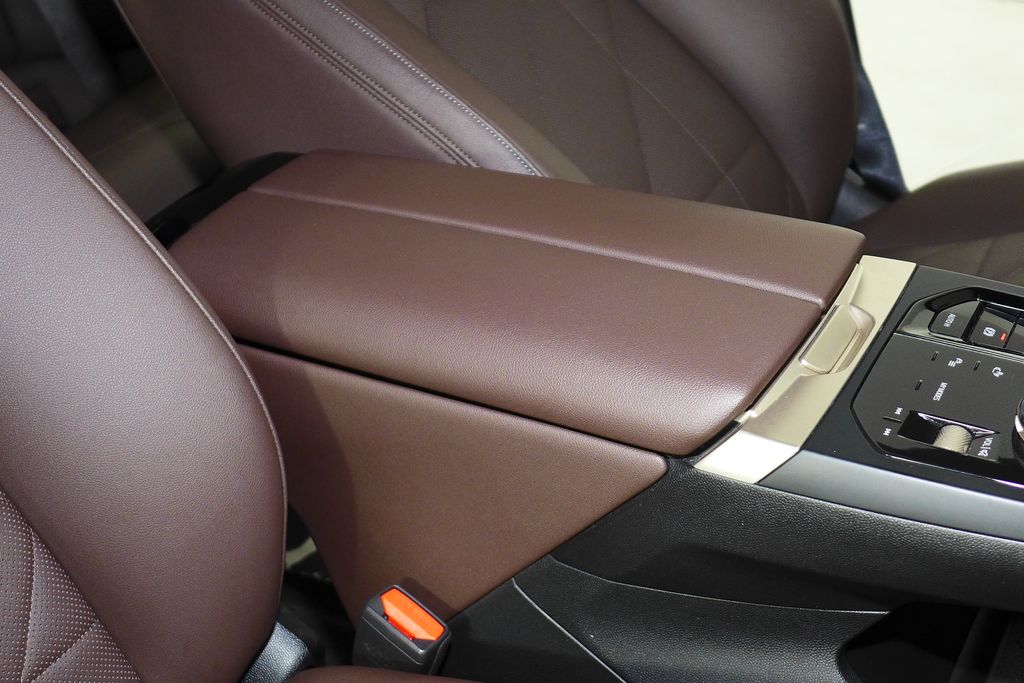 Thumbnail: 2023 BMW iX - 15