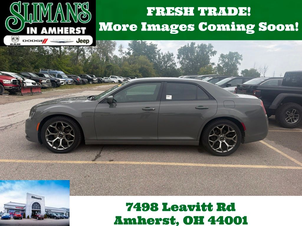 Ceramic Gray Clearcoat 2018 Chrysler 300 Sedan Rear-Wheel Drive 8-Speed Automatic