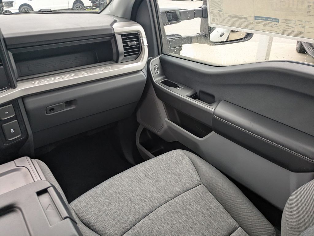 2025 Ford F-250 Super Duty XL