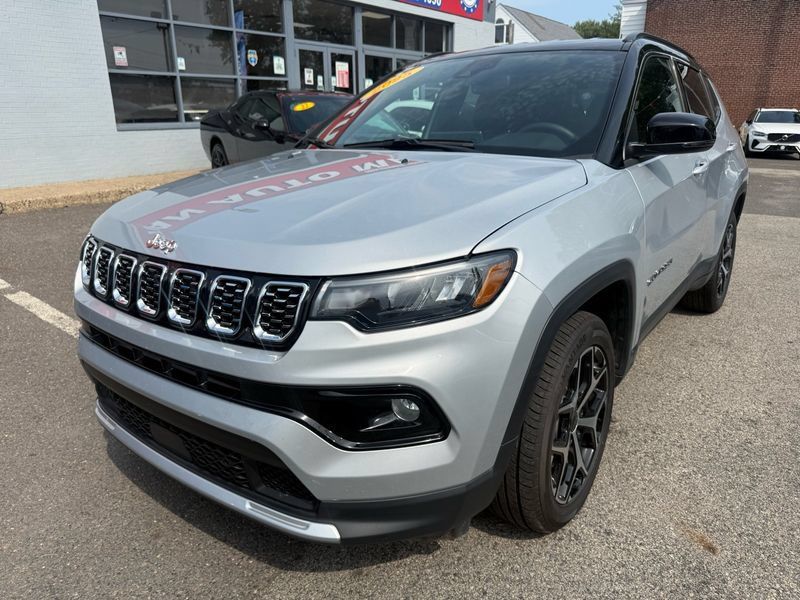 Silver Zynith Metallic Clearcoat 2025 Jeep Compass SUV / Crossover Four-Wheel Drive 8-Speed Automatic