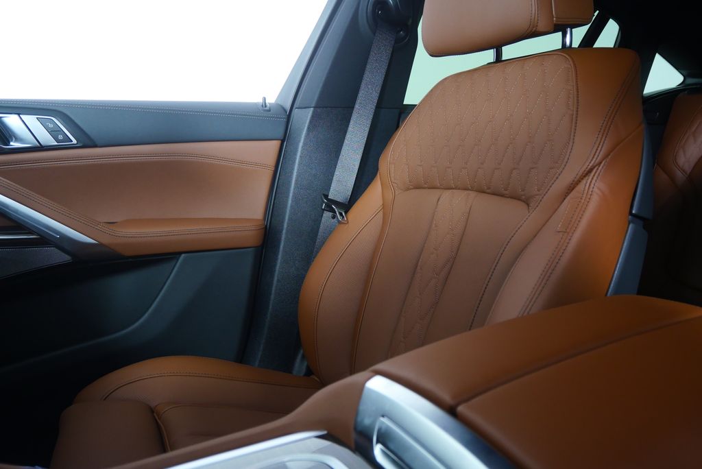 Thumbnail: 2027 BMW X6 - 21