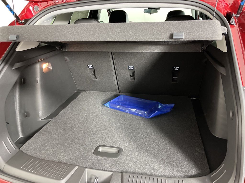 2025 Chevrolet Trax LT 8
