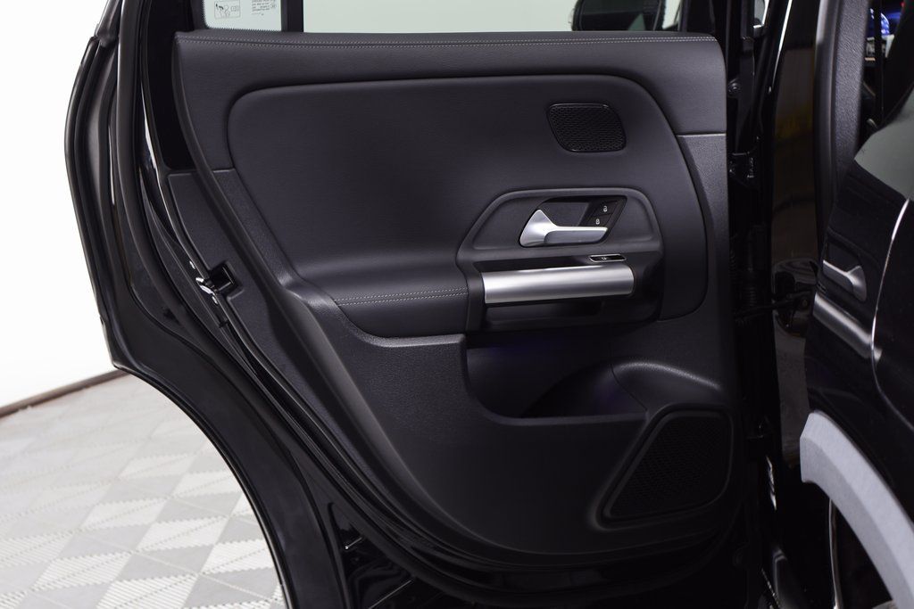 Thumbnail: 2025 Mercedes-Benz GLA - 13