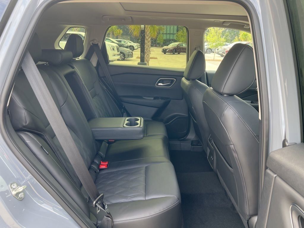 2025 Boulder Gray Pearl Nissan Rogue Platinum FWD SUV